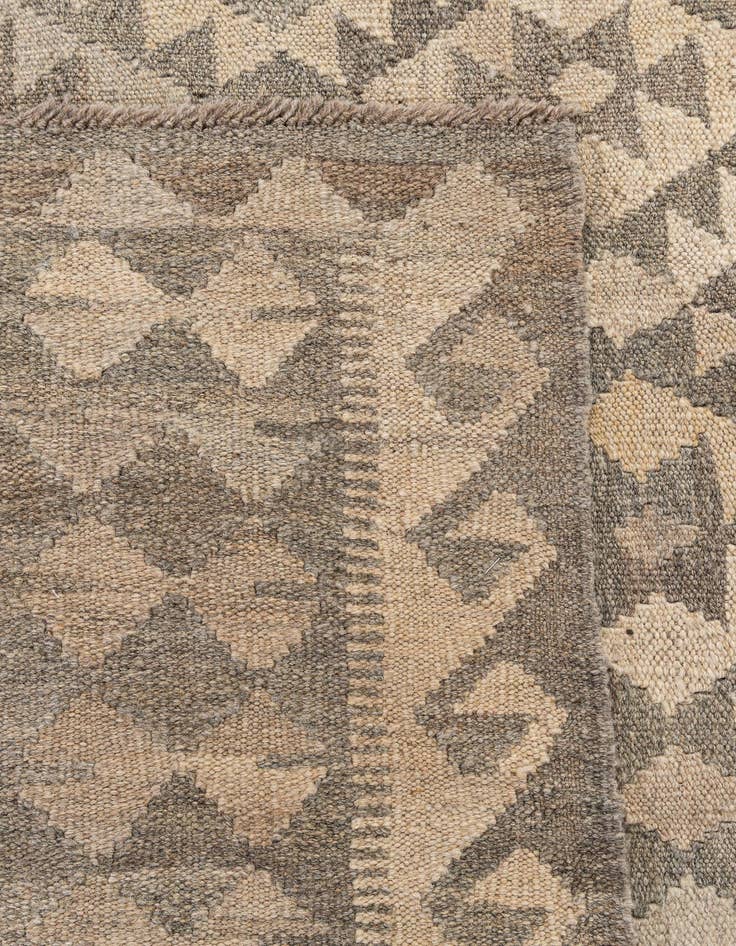 Detail image of 6' 10 x 9' 9  Hand Woven Kilim Maymana Wool Rug