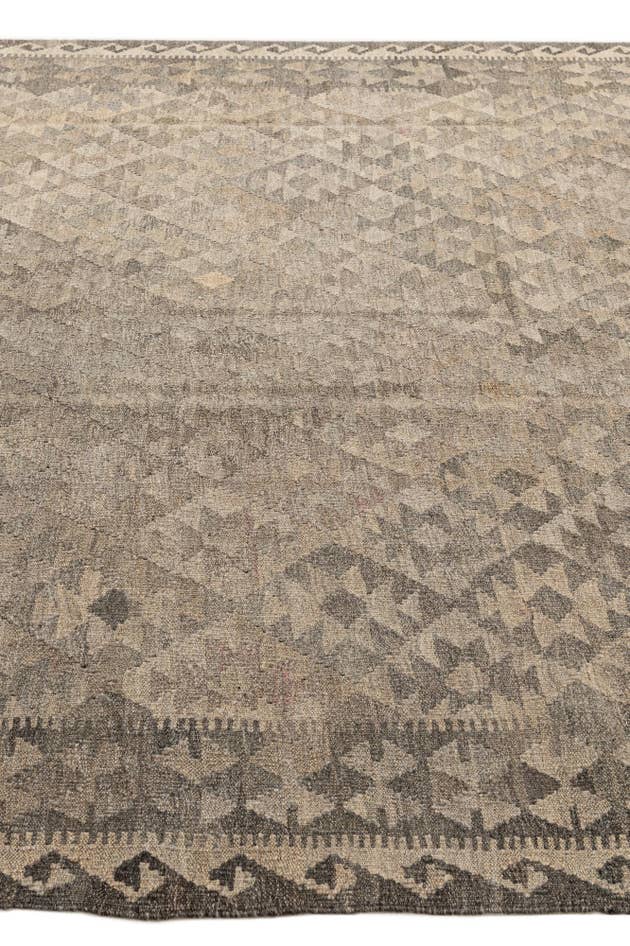 Detail image of 6' 10 x 9' 8 Hand Woven Kilim Maymana Wool Rug