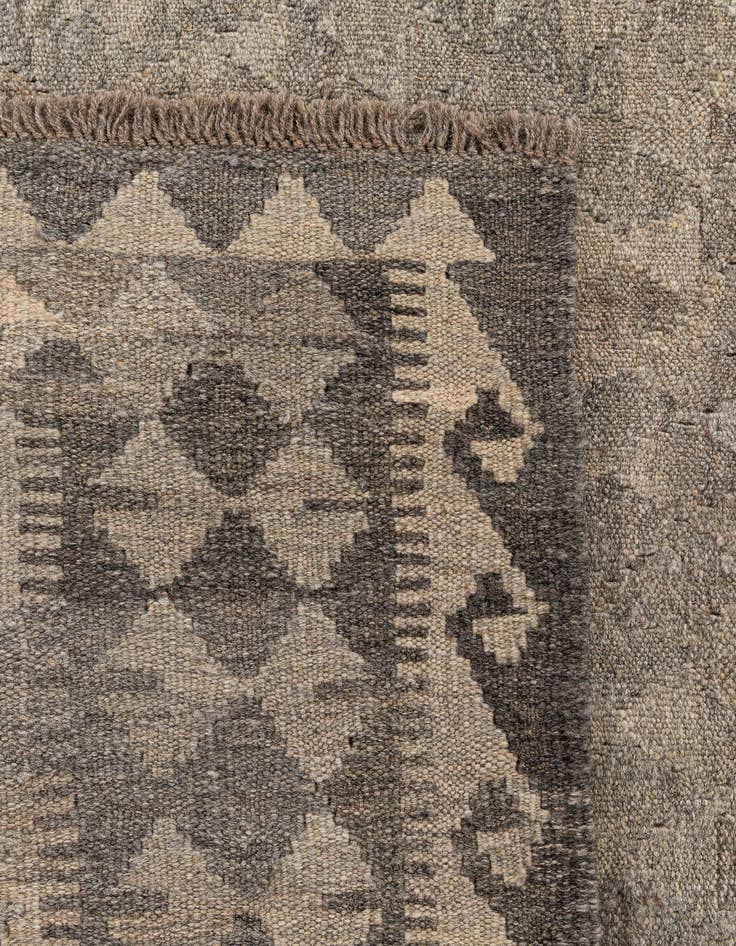 Detail image of 6' 10 x 9' 8  Hand Woven Kilim Maymana Wool Rug