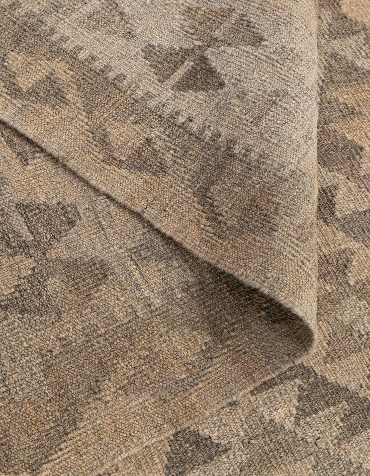 Detail image of 6' 10 x 10'  Hand Woven Kilim Maymana Wool Rug