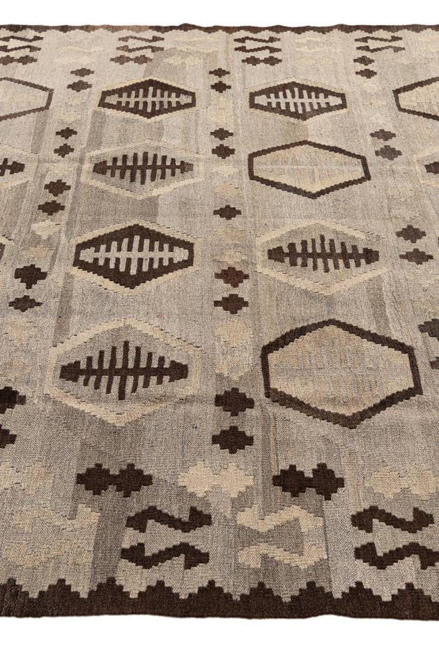 Detail image of 6' 10 x 9' 8 Hand Woven Kilim Maymana Wool Rug