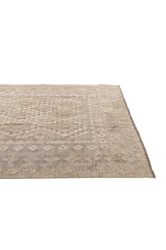 Detail image of 7' x 9' 11 Hand Woven Kilim Maymana Wool Rug