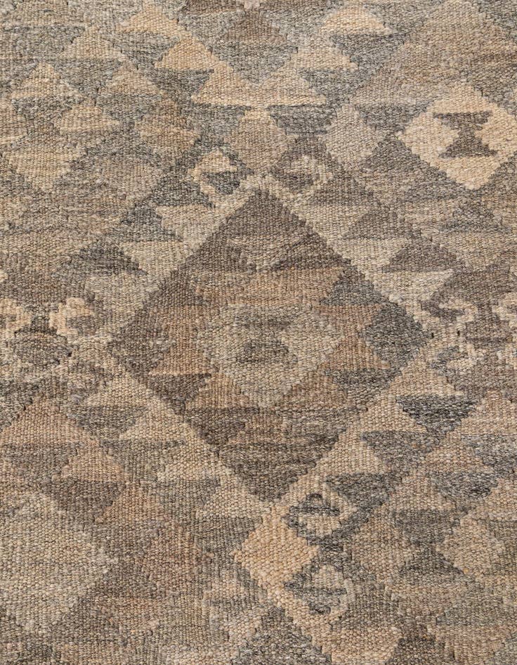 Detail image of 6' 10 x 9' 10  Hand Woven Kilim Maymana Wool Rug