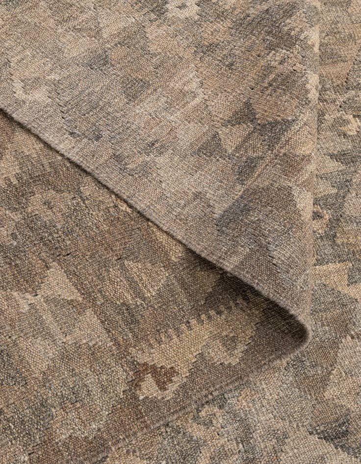 Detail image of 6' 10 x 9' 10  Hand Woven Kilim Maymana Wool Rug