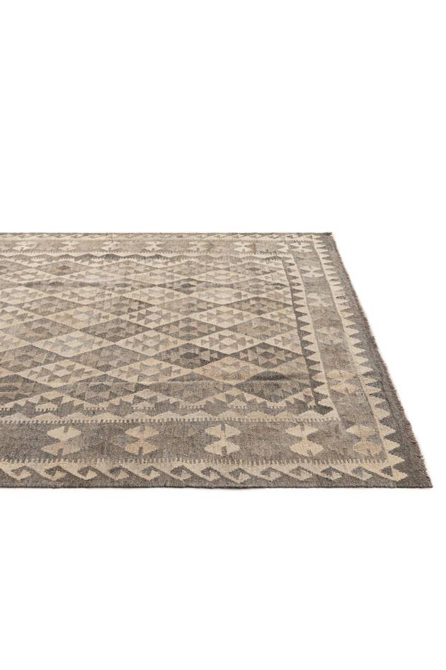 Detail image of 6' 10 x 9' 10 Hand Woven Kilim Maymana Wool Rug