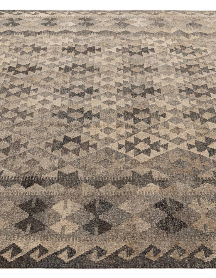 Detail image of 6' 10 x 9' 10 Hand Woven Kilim Maymana Wool Rug