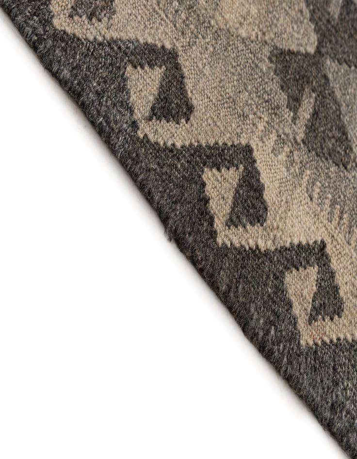 Detail image of 6' 10 x 9' 10  Hand Woven Kilim Maymana Wool Rug