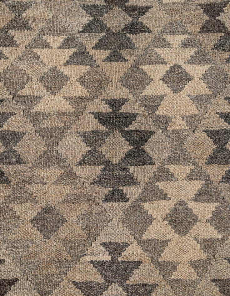 Detail image of 6' 10 x 9' 10  Hand Woven Kilim Maymana Wool Rug