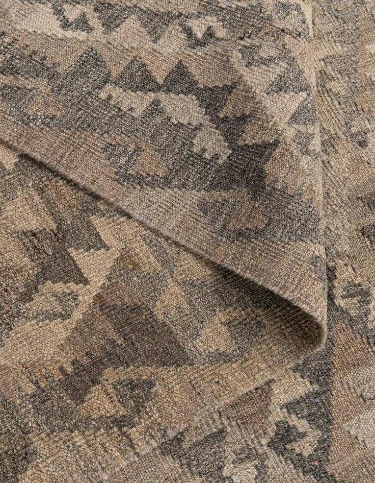 Detail image of 6' 10 x 9' 9  Hand Woven Kilim Maymana Wool Rug