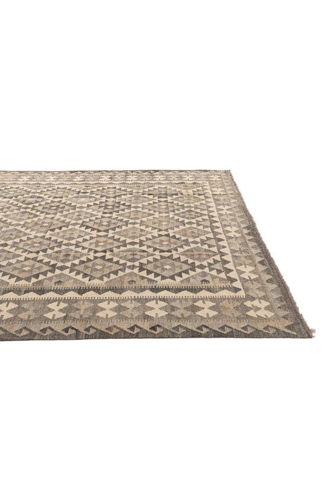 Detail image of 7' x 9' 10 Hand Woven Kilim Maymana Wool Rug