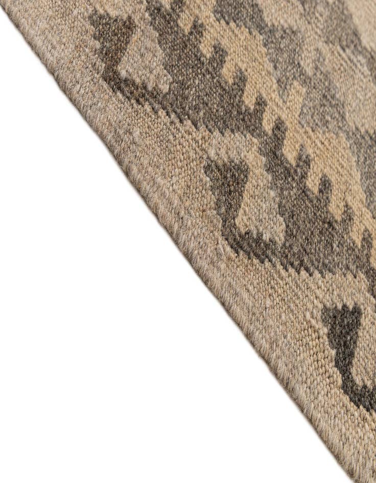 Detail image of 6' 11 x 9' 11  Hand Woven Kilim Maymana Wool Rug