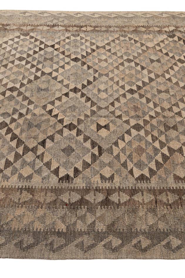 Detail image of 6' 9 x 9' 10 Hand Woven Kilim Maymana Wool Rug