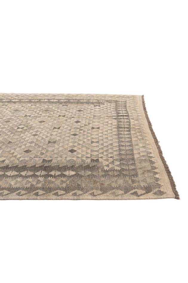 Detail image of 7' x 9' 11 Hand Woven Kilim Maymana Wool Rug