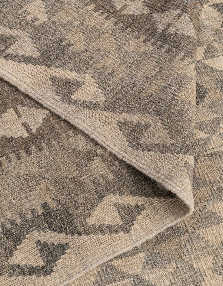 Detail image of 7' x 9' 11  Hand Woven Kilim Maymana Wool Rug