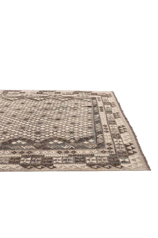 Detail image of 6' 9 x 10' 3 Hand Woven Kilim Maymana Wool Rug