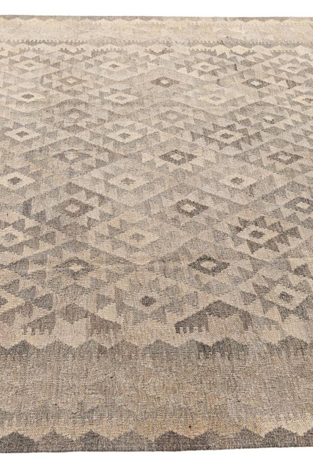 Detail image of 7' 3 x 9' 9 Hand Woven Kilim Maymana Wool Rug