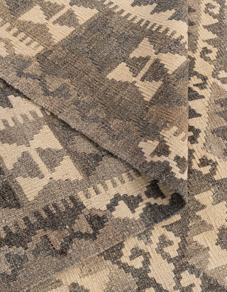 Detail image of 7' 1 x 10'  Hand Woven Kilim Maymana Wool Rug