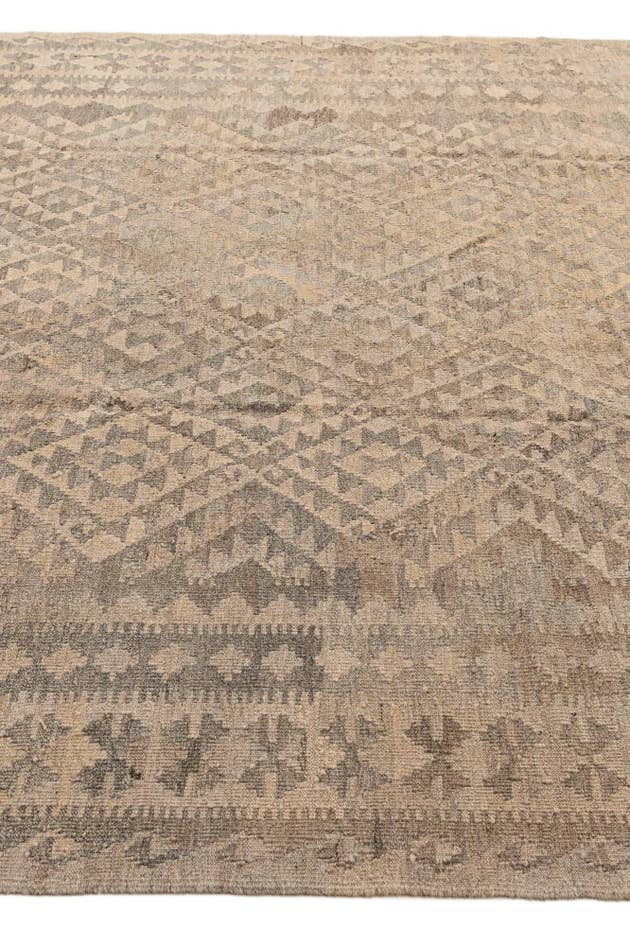 Detail image of 7' 3 x 10' 3 Hand Woven Kilim Maymana Wool Rug