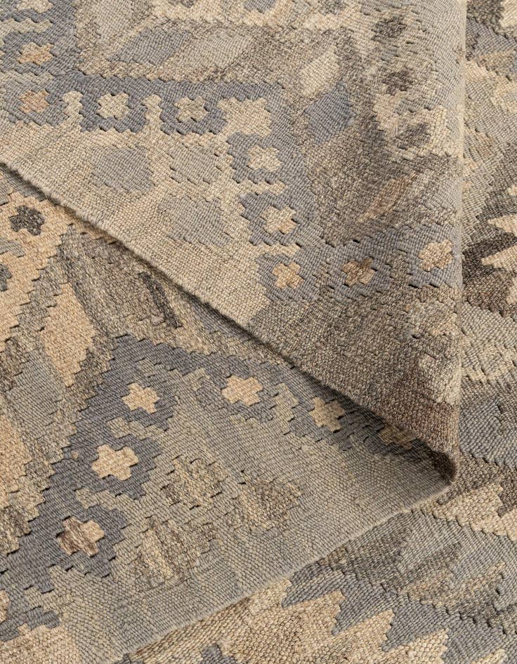 Detail image of 8' x 12'  Hand Woven Kilim Maymana Wool Rug