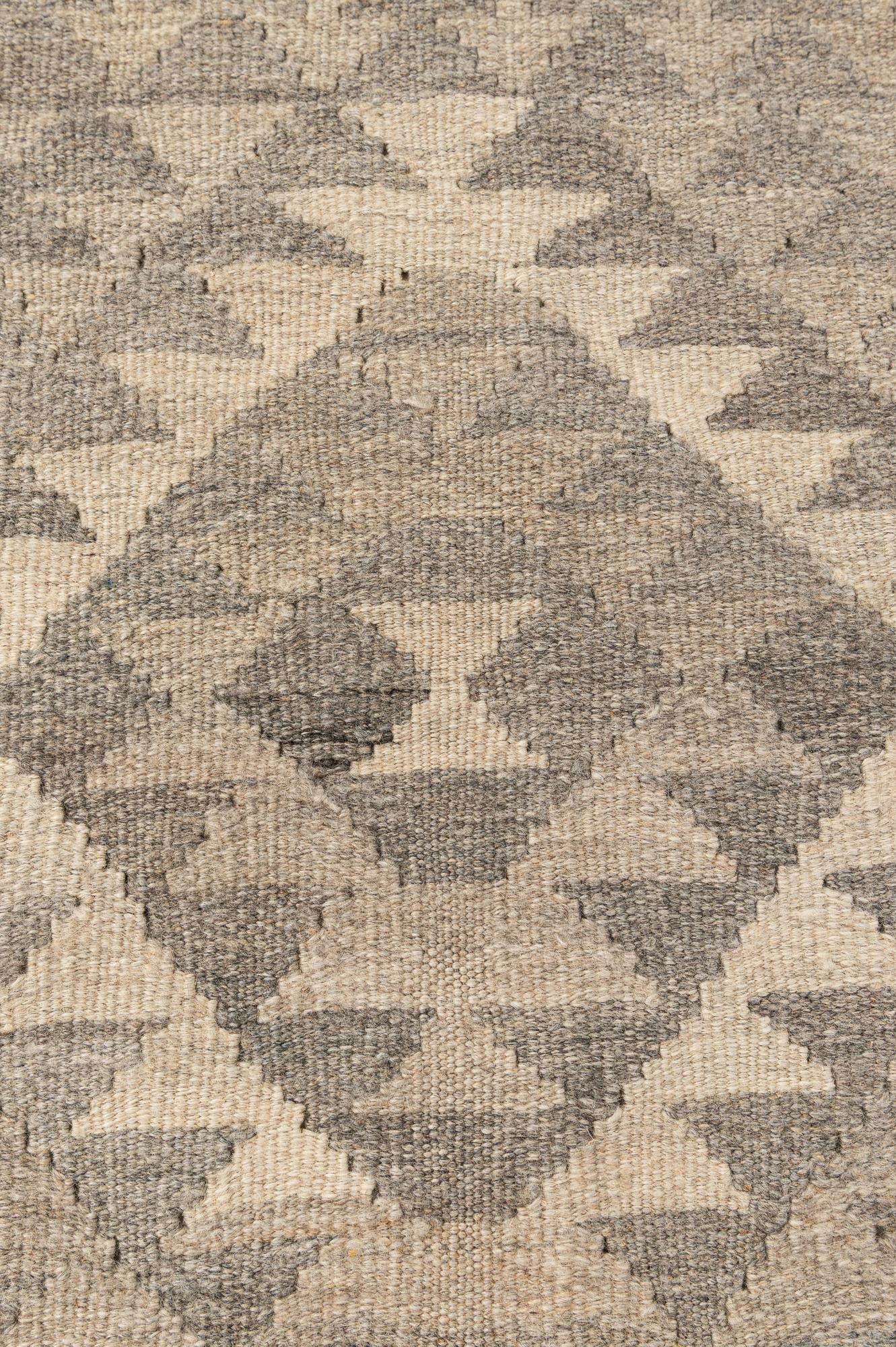 2' 6 x 4' 2 Hand Woven Kilim Maymana Wool Rug