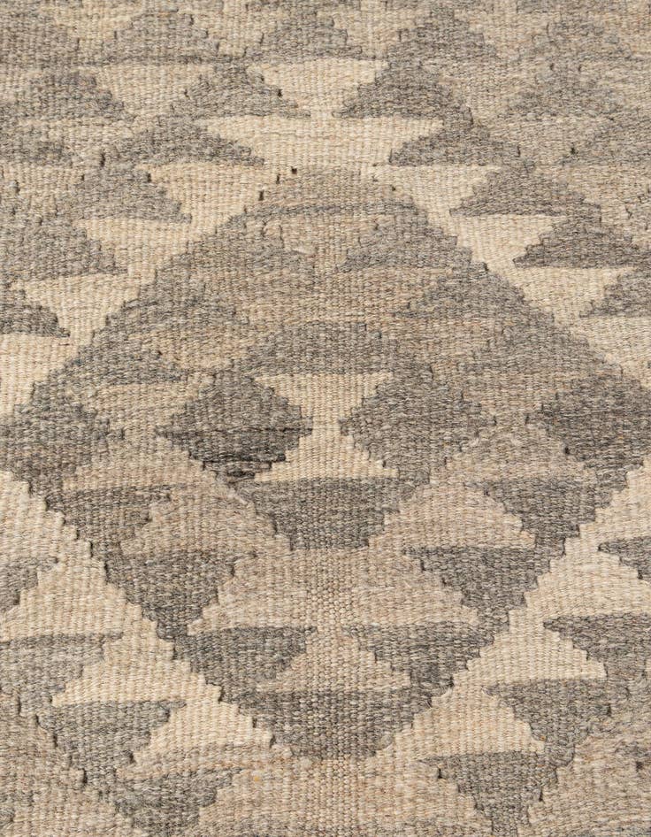 Detail image of 2' 6 x 4' 2  Hand Woven Kilim Maymana Wool Rug