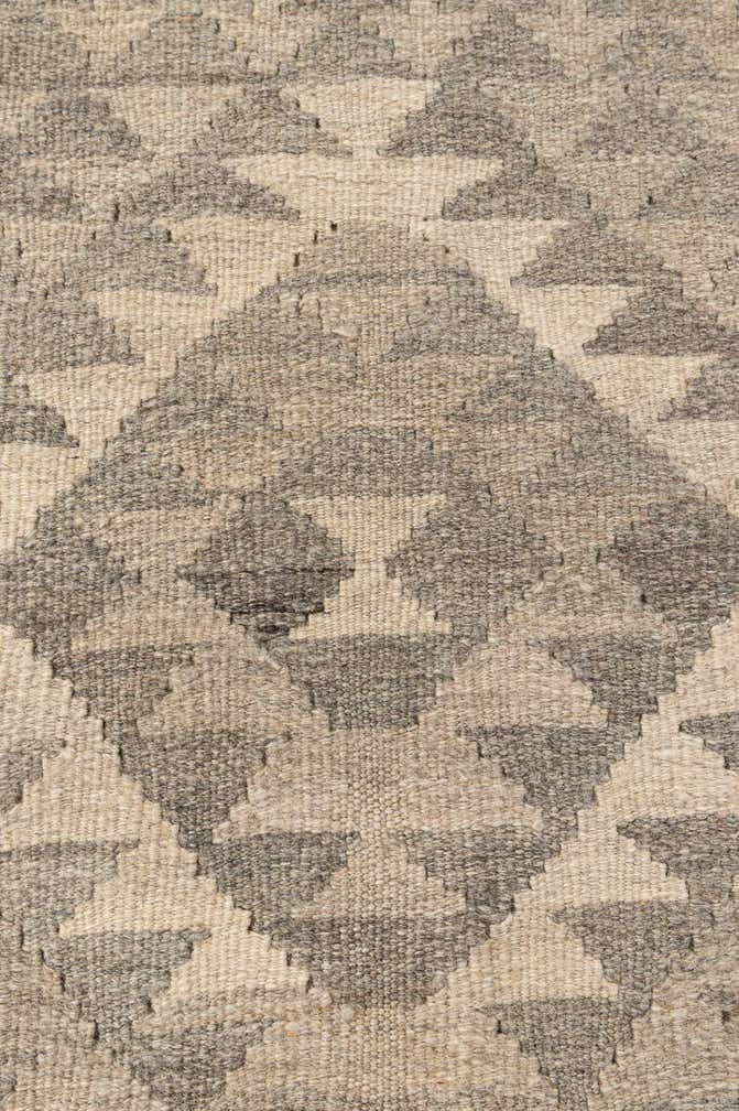 2' 6 x 4' 2 Hand Woven Kilim Maymana Wool Rug