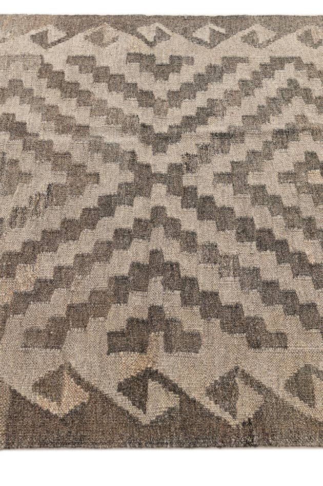 Detail image of 3' 2 x 5' 2 Hand Woven Kilim Maymana Wool Rug