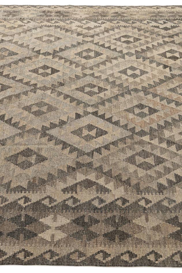 Detail image of 6' 10 x 9' 6 Hand Woven Kilim Maymana Wool Rug