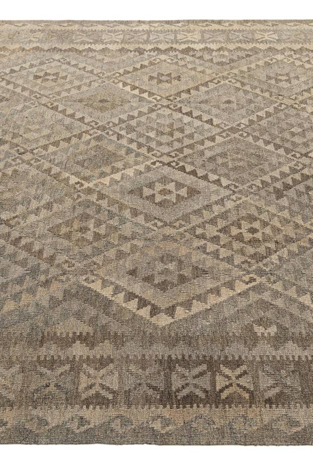 Detail image of 6' 11 x 10' 4 Hand Woven Kilim Maymana Wool Rug