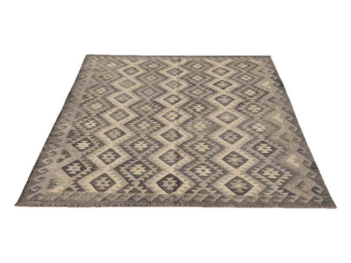 4' 10 x 6' 7 Hand Woven Kilim Maymana Rug
