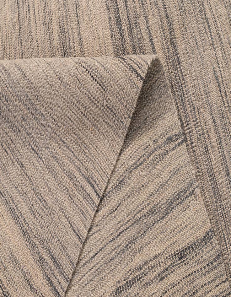 Detail image of 6' 6 x 9' 8  Hand Woven Kilim Modern Wool Rug