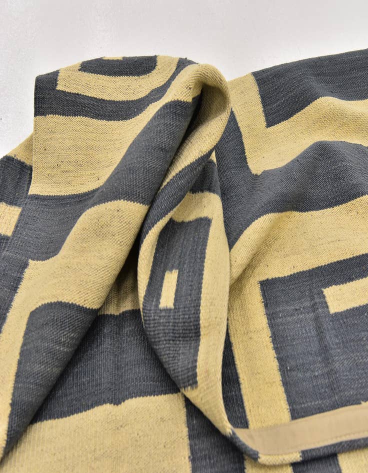 Detail image of 5' x 6' 6  Hand Woven Kilim Modern Wool Rug