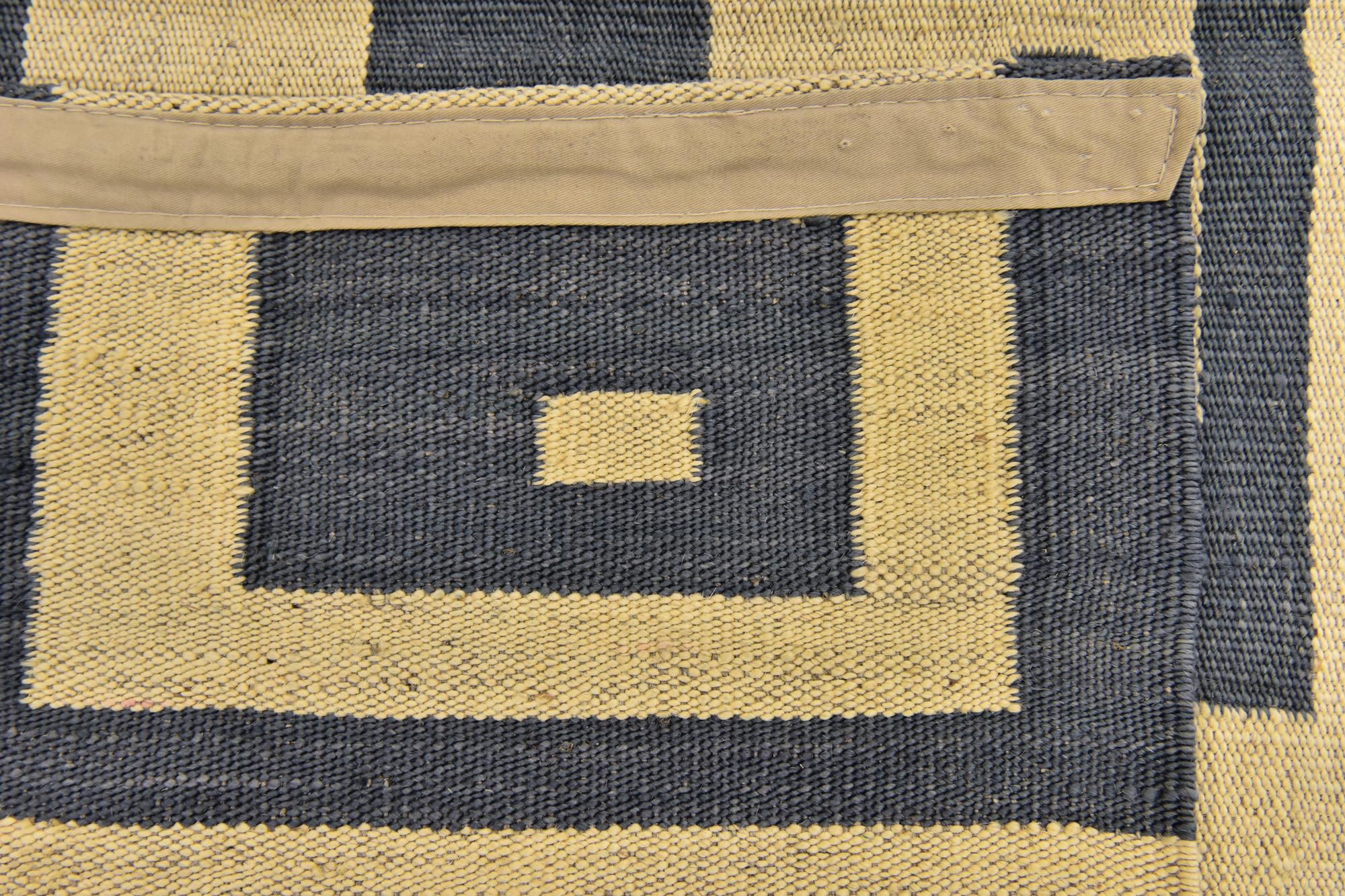 5' x 6' 6 Hand Woven Kilim Modern Wool Rug
