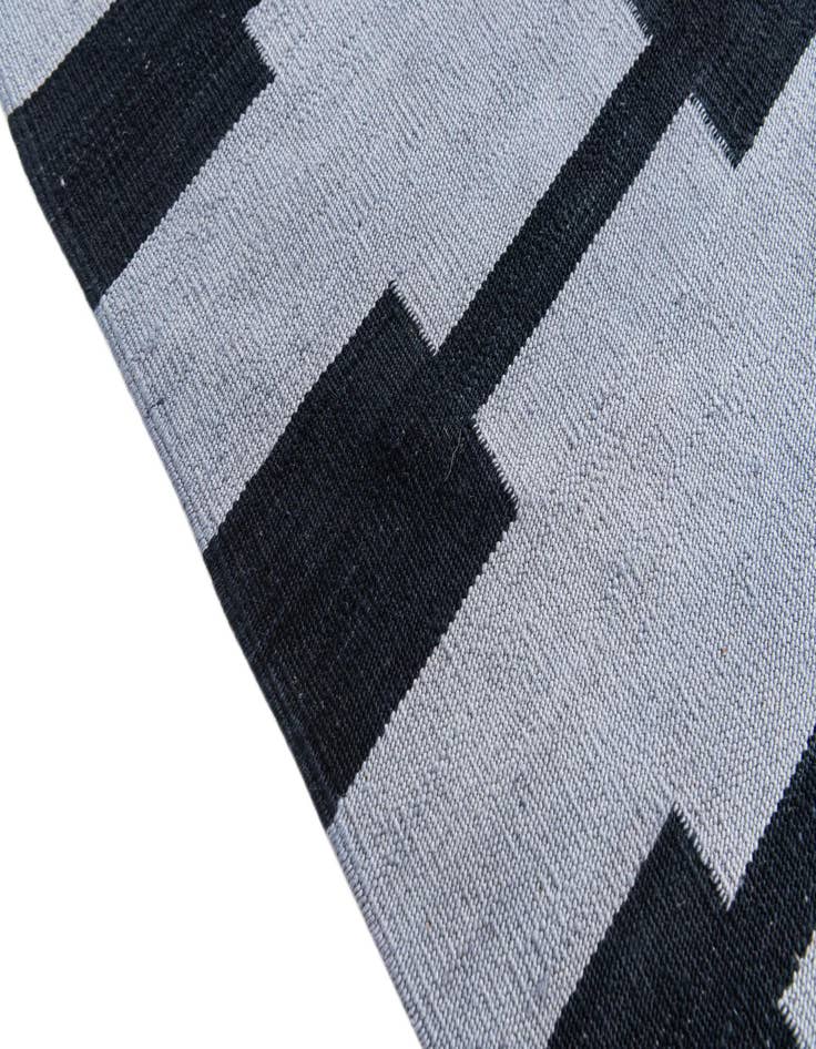 Detail image of 5' 8 x 7' 9  Hand Woven Kilim Modern Wool Rug