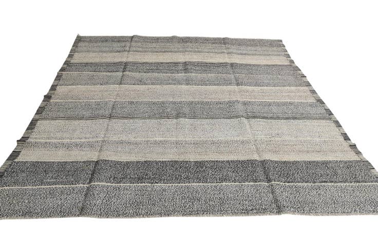 Detail image of 8' 4 x 9' 3 Hand Woven Kilim Modern Wool Rug