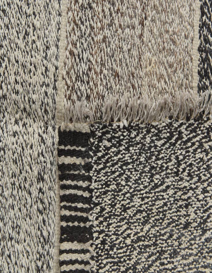 Detail image of 8' 4 x 9' 3  Hand Woven Kilim Modern Wool Rug
