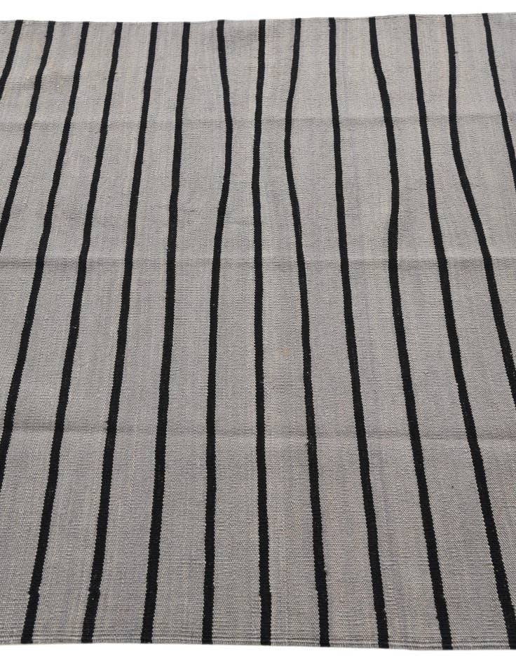 Detail image of 4' 2 x 5' 10  Hand Woven Kilim Modern Wool Rug