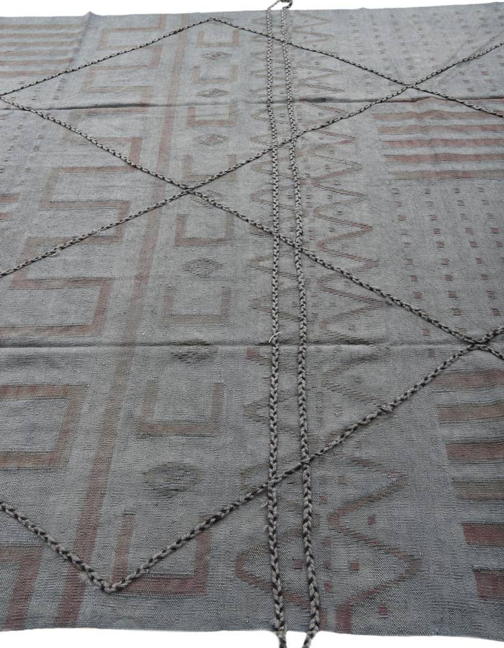 Detail image of 8' 6 x 9' 3  Hand Woven Kilim Modern Wool Rug