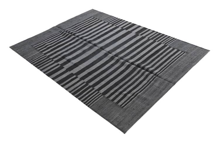 Detail image of 4' 4 x 5' 9 Hand Woven Kilim Modern Wool Rug