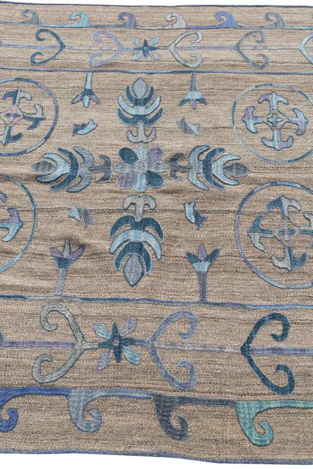 Detail image of 5' x 6' 2 Hand Woven Kilim Suzani Wool Rug