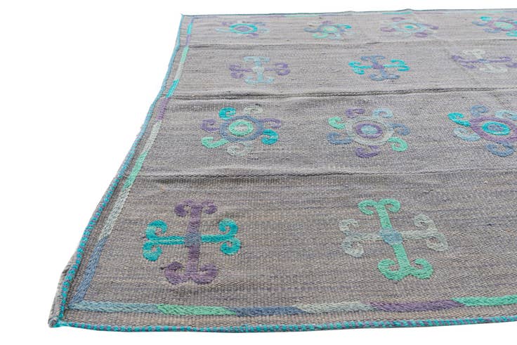 Detail image of 4' 3 x 5' 5 Hand Woven Kilim Suzani Wool Rug