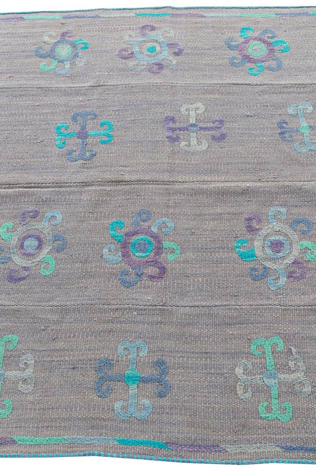 Detail image of 4' 3 x 5' 5 Hand Woven Kilim Suzani Wool Rug
