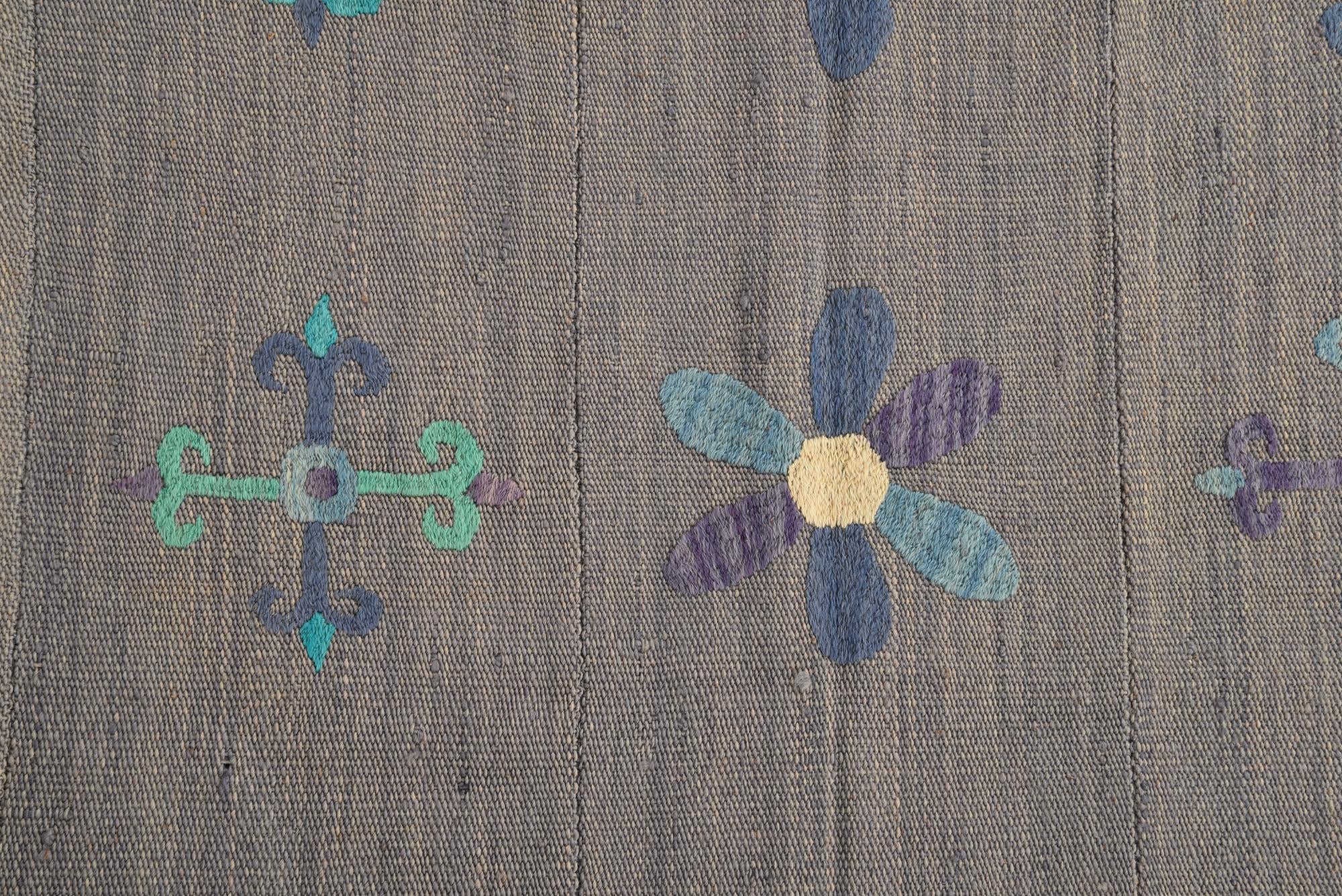5' 1 x 6' Hand Woven Kilim Suzani Wool Rug
