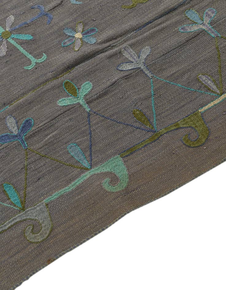 Detail image of 5' 10 x 6' 7  Hand Woven Kilim Suzani Wool Rug