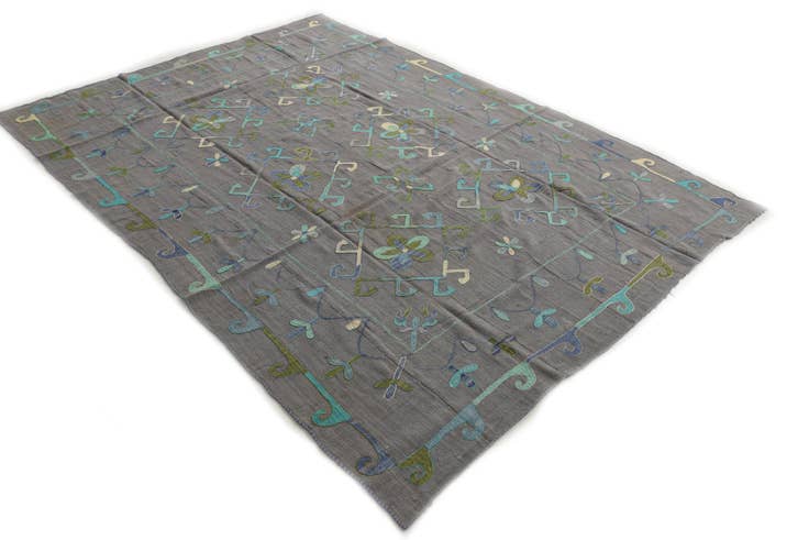 Detail image of 6' 9 x 9' 5 Hand Woven Kilim Suzani Wool Rug