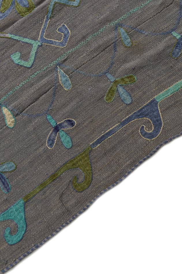 Detail image of 6' 9 x 9' 5 Hand Woven Kilim Suzani Wool Rug