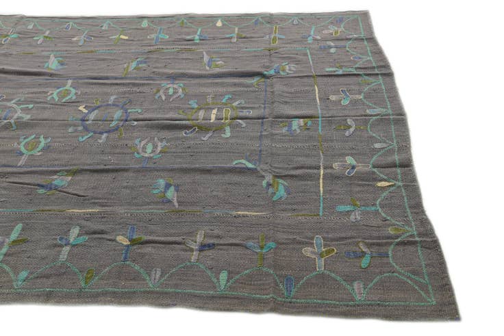 Detail image of 5' 8 x 7' 7 Hand Woven Kilim Suzani Wool Rug