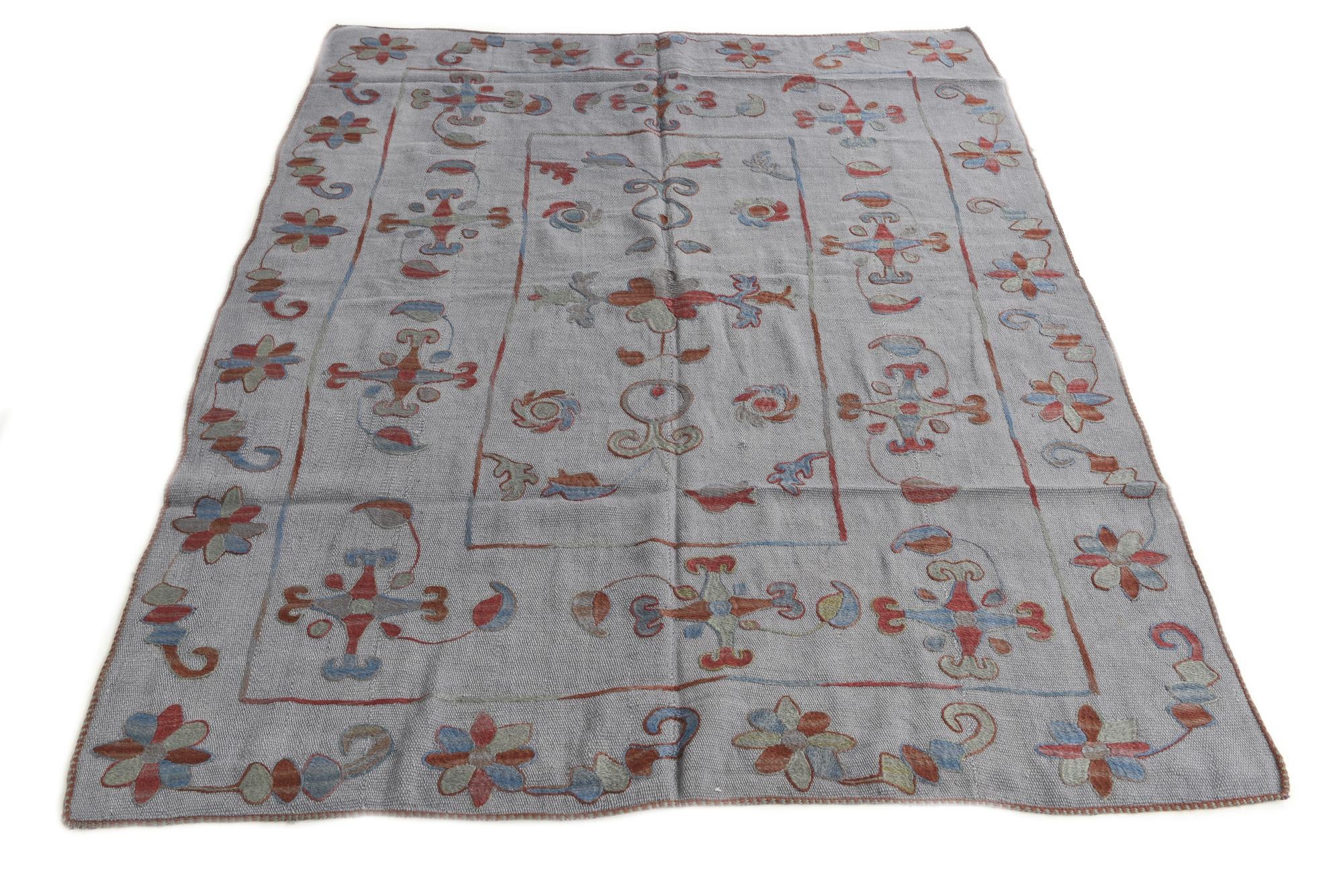 5' 1 x 6' 6 Hand Woven Kilim Suzani Wool Rug