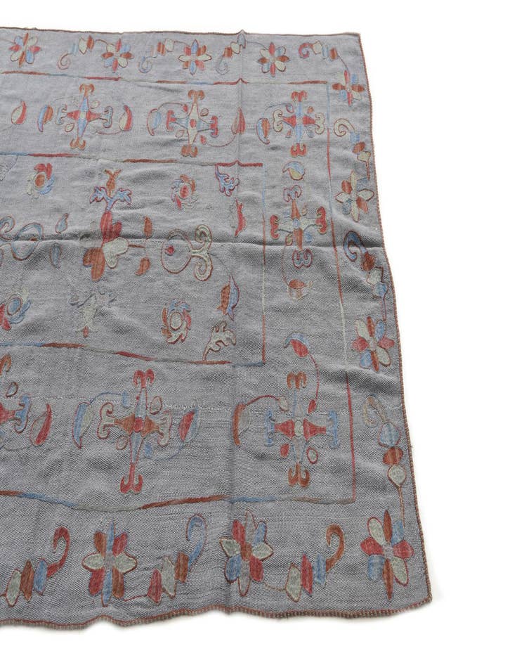 Detail image of 5' 1 x 6' 6  Hand Woven Kilim Suzani Wool Rug