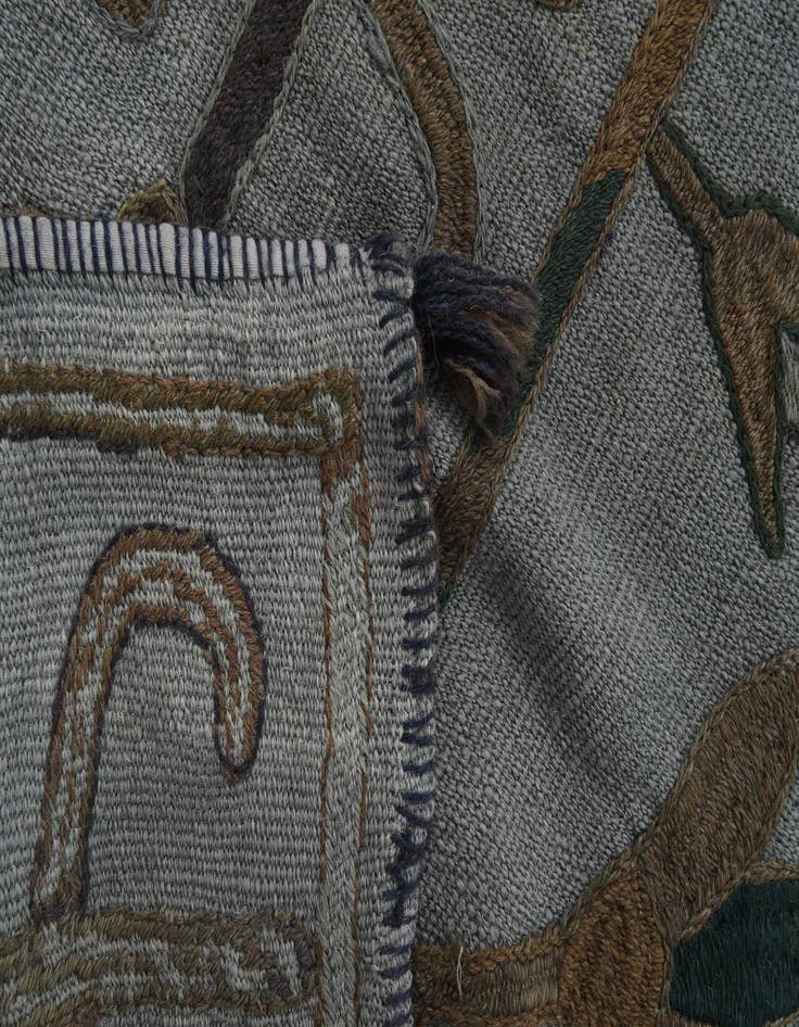 Detail image of 5' 5 x 7'  Hand Woven Kilim Suzani Wool Rug